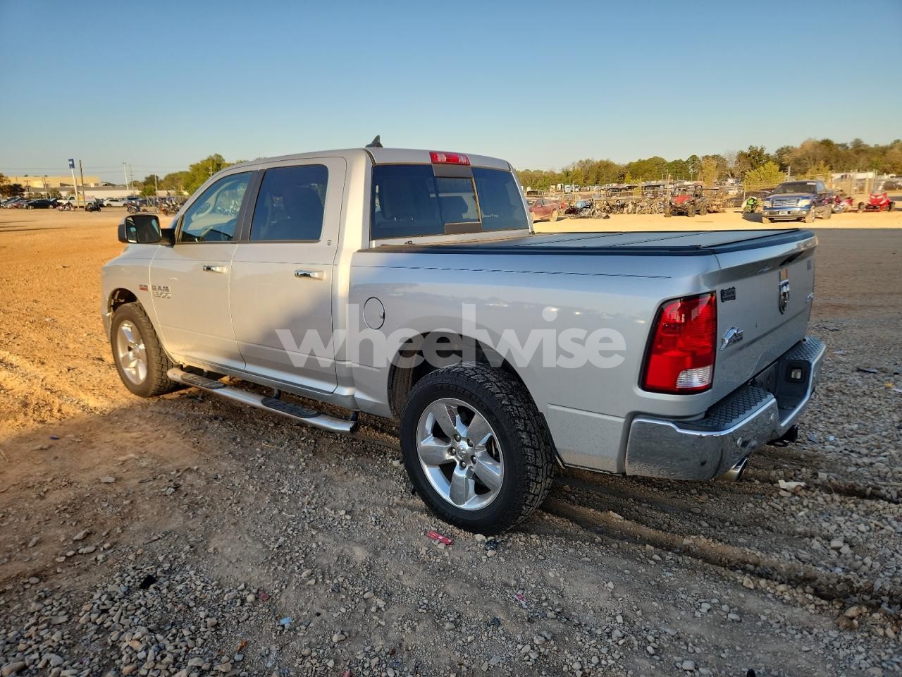 Photo 2 of 2016 RAM 1500 SLT (VIN 4F4YR12D15PM04722)