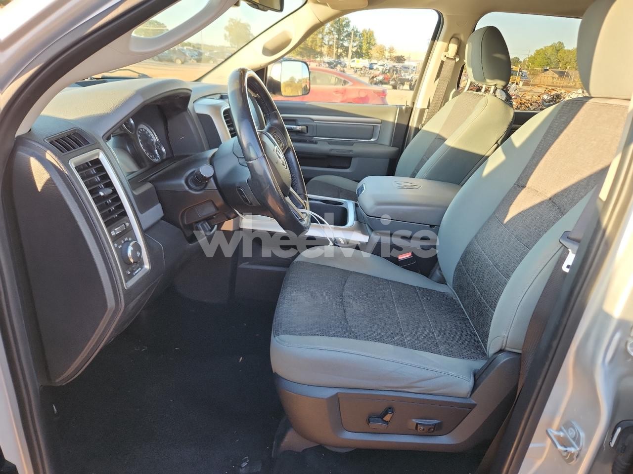 Photo 7 of 2016 RAM 1500 SLT (VIN 4F4YR12D15PM04722)