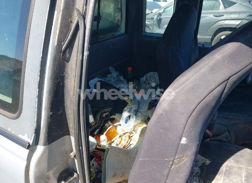 Photo 8 of 2003 Mazda B3000 DS (VIN 4F4YR16V83TM15949)