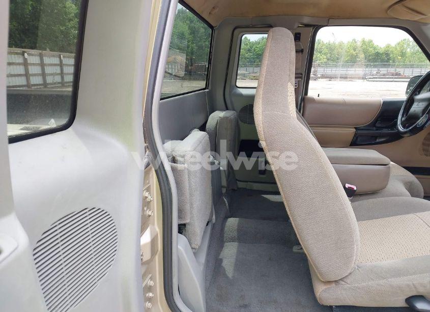 Photo 8 of 1999 Mazda B4000 SE/TL (VIN 4F4ZR17X5XTM13263)