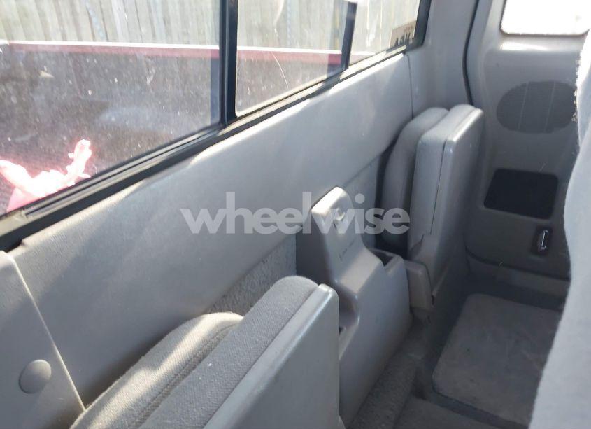 Photo 8 of 1999 Mazda B4000 SE/TL (VIN 4F4ZR17X9XTM18952)