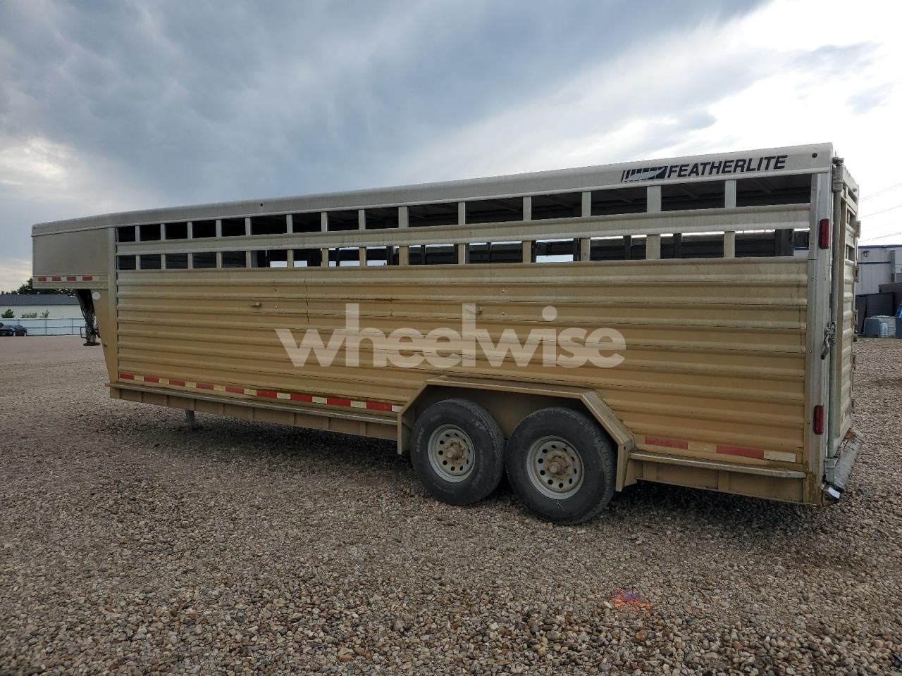 Photo 3 of 2012 FEATHERLITE 8127 LIVESTOCK TRAILER (VIN 4FGB22423CC121144)