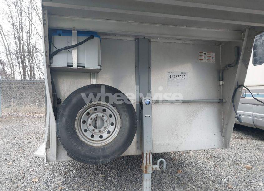 Photo 11 of 2003 Featherlite Unknown N/A (VIN 4FGL018253C064041)