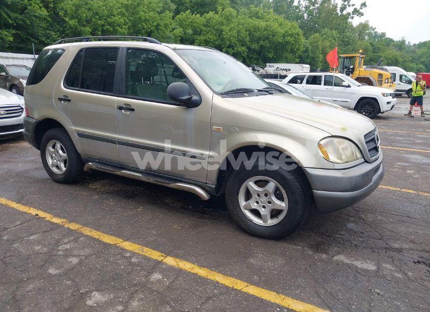 1999 Mercedes-benz Ml 320 (VIN 4JGAB54E0XA073595) main photo