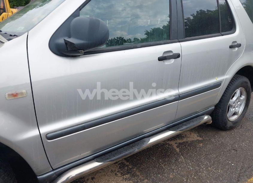 Photo 12 of 1999 Mercedes-benz Ml 320 (VIN 4JGAB54E0XA073595)