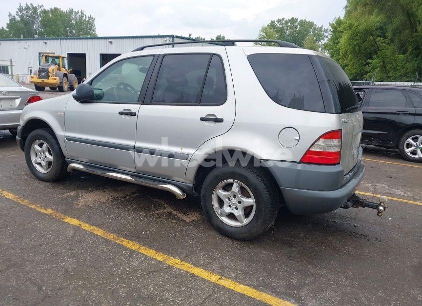 Photo 3 of 1999 Mercedes-benz Ml 320 (VIN 4JGAB54E0XA073595)