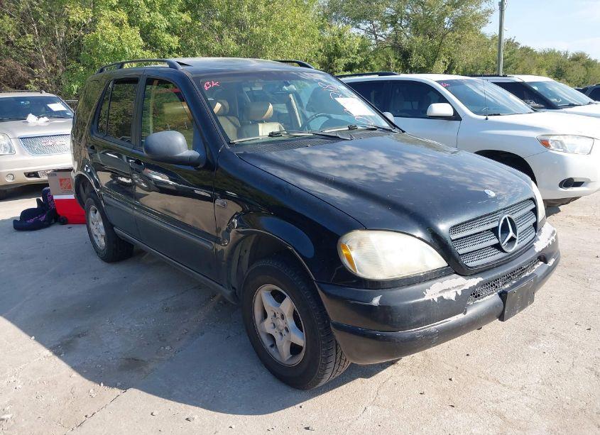 1999 Mercedes-benz Ml 320 (VIN 4JGAB54E0XA090218) main photo
