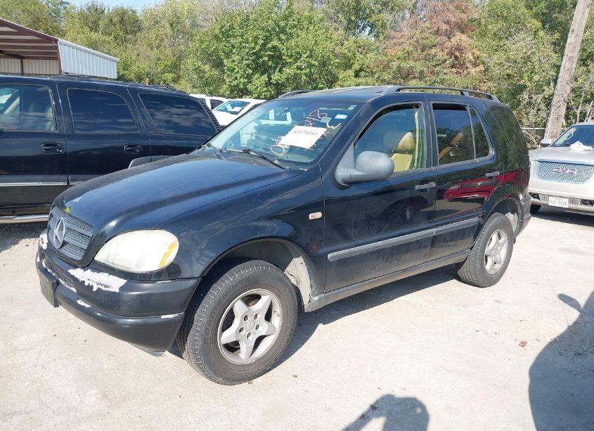 Photo 2 of 1999 Mercedes-benz Ml 320 (VIN 4JGAB54E0XA090218)