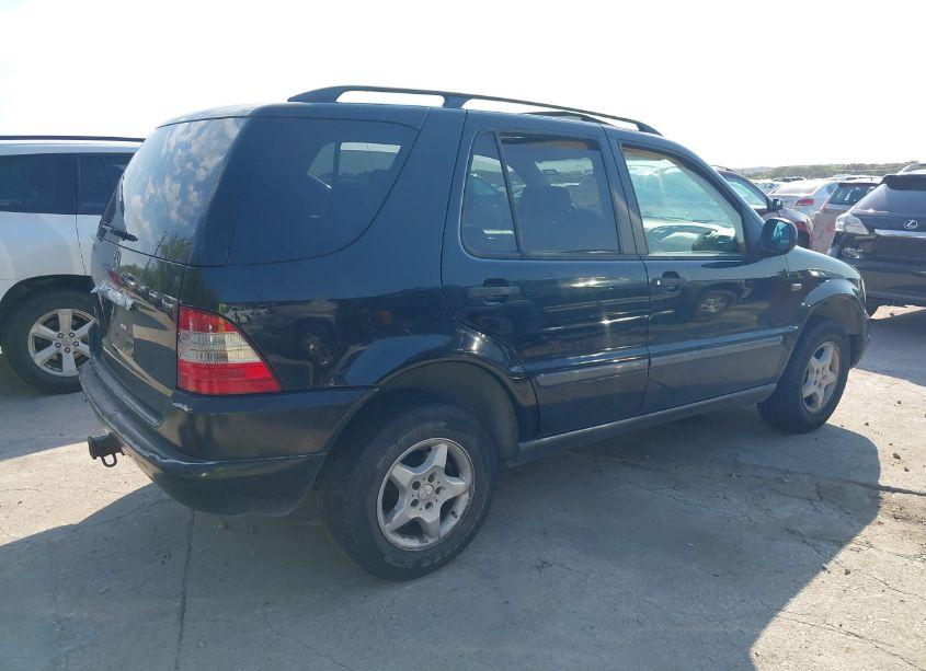 Photo 4 of 1999 Mercedes-benz Ml 320 (VIN 4JGAB54E0XA090218)