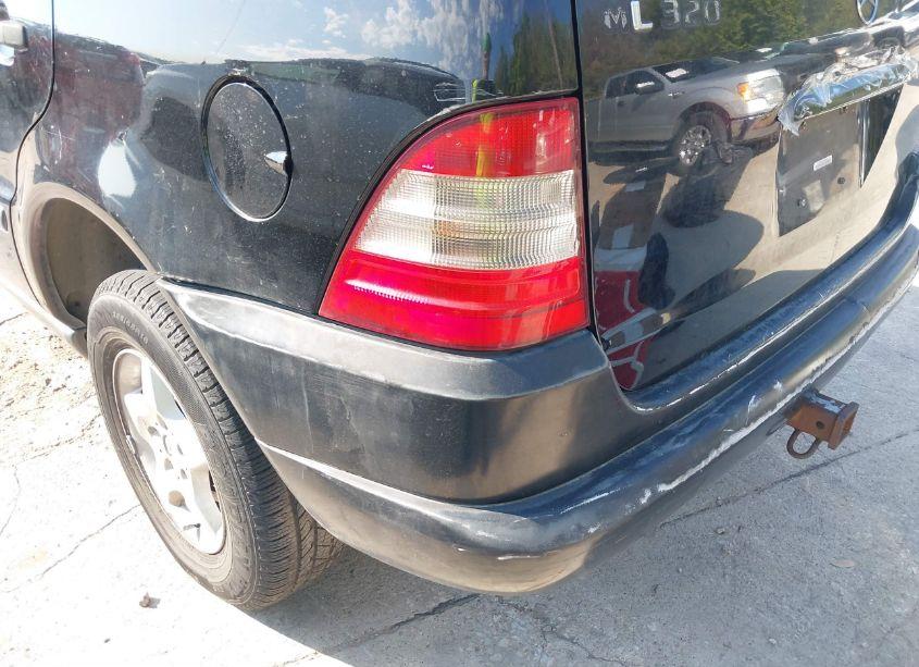 Photo 6 of 1999 Mercedes-benz Ml 320 (VIN 4JGAB54E0XA090218)