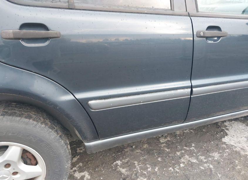 Photo 6 of 1999 Mercedes-benz Ml 320 (VIN 4JGAB54E0XA115909)