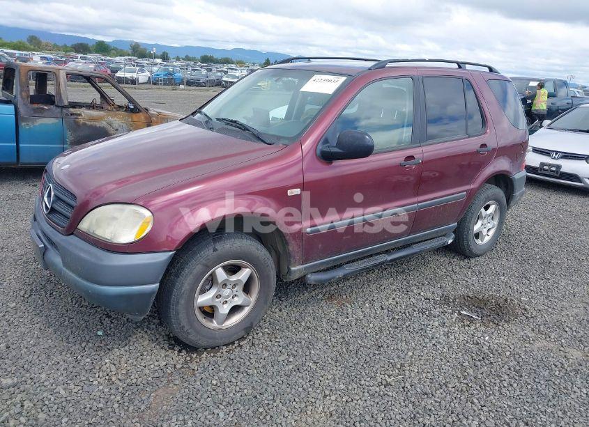 Photo 2 of 1999 Mercedes-benz Ml 320 (VIN 4JGAB54E0XA132287)
