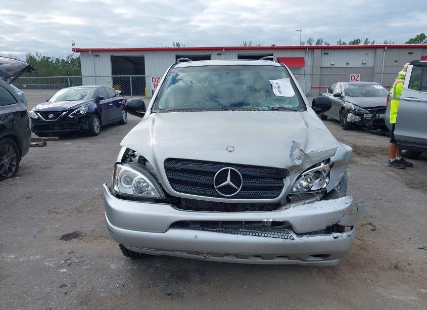 Photo 12 of 1999 Mercedes-benz Ml 320 (VIN 4JGAB54E1XA117586)