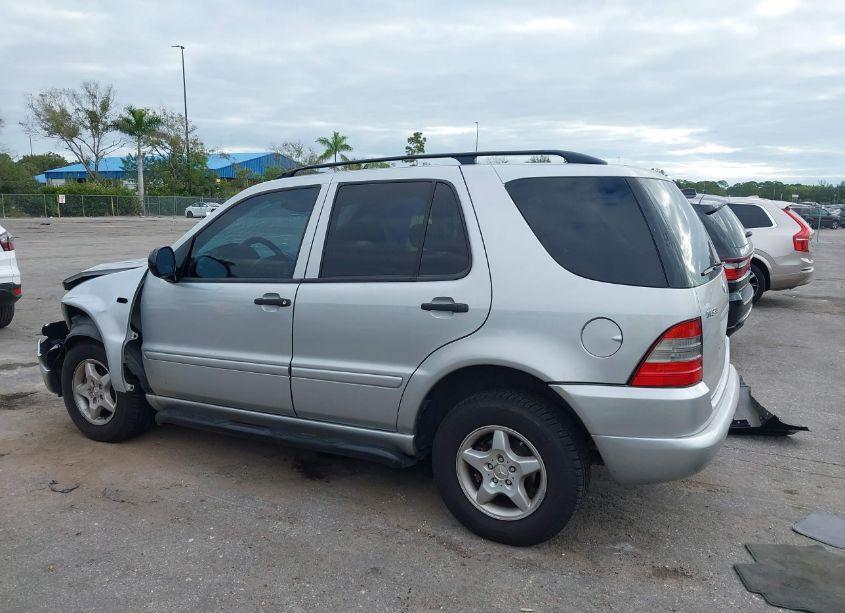 Photo 14 of 1999 Mercedes-benz Ml 320 (VIN 4JGAB54E1XA117586)