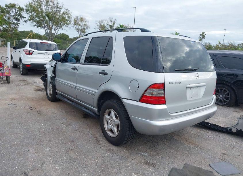 Photo 3 of 1999 Mercedes-benz Ml 320 (VIN 4JGAB54E1XA117586)