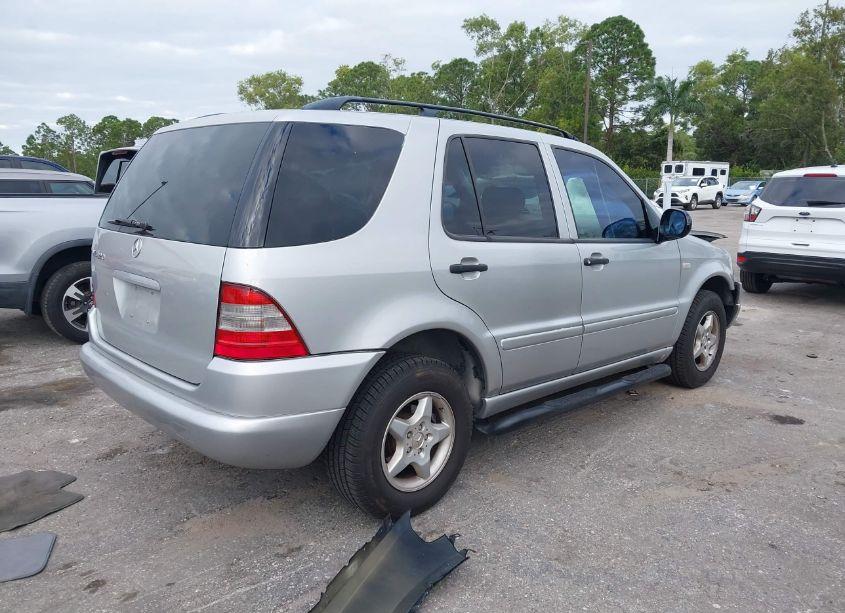 Photo 4 of 1999 Mercedes-benz Ml 320 (VIN 4JGAB54E1XA117586)