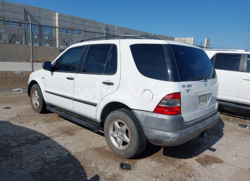 Photo 3 of 1999 Mercedes-benz Ml 320 (VIN 4JGAB54E2XA061822)