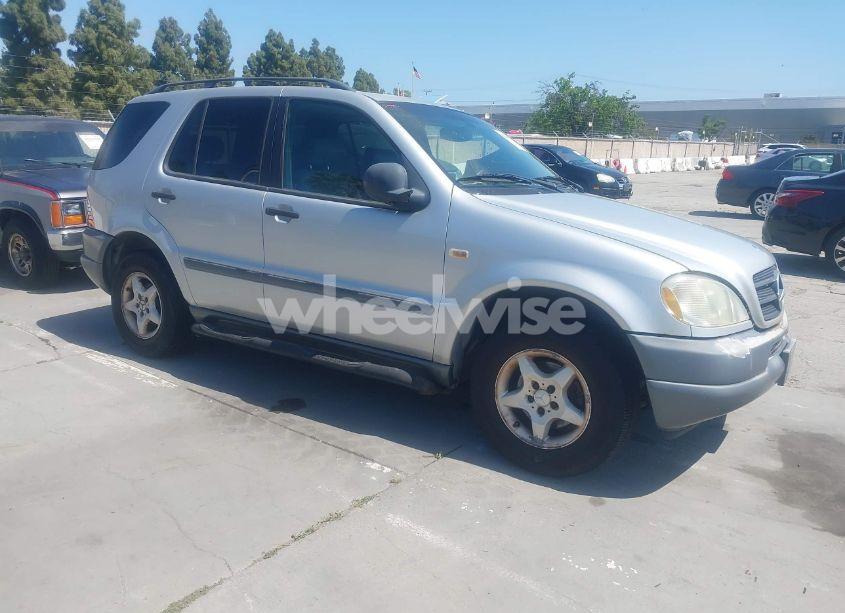 1999 Mercedes-benz Ml 320 (VIN 4JGAB54E2XA090835) main photo