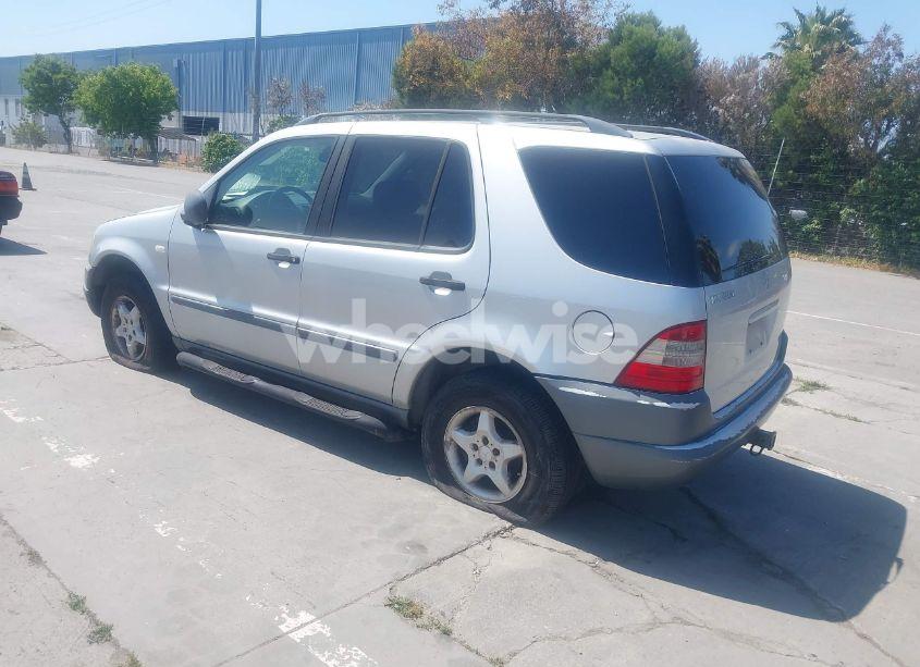 Photo 3 of 1999 Mercedes-benz Ml 320 (VIN 4JGAB54E2XA090835)