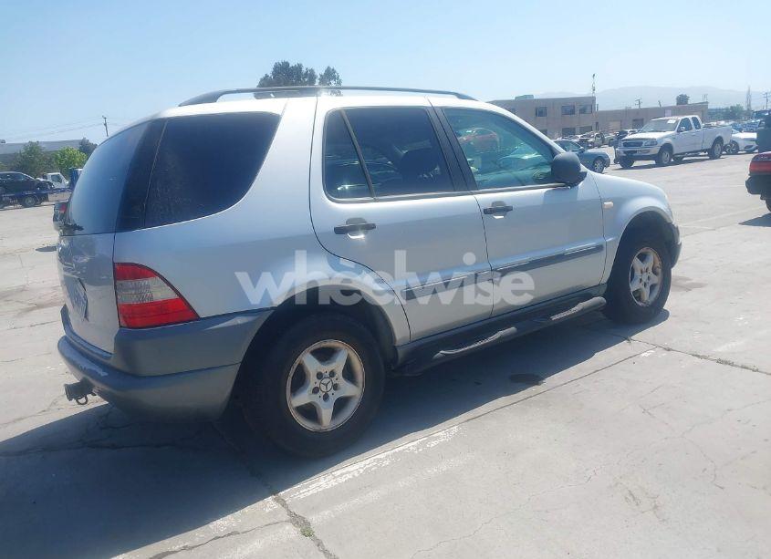 Photo 4 of 1999 Mercedes-benz Ml 320 (VIN 4JGAB54E2XA090835)