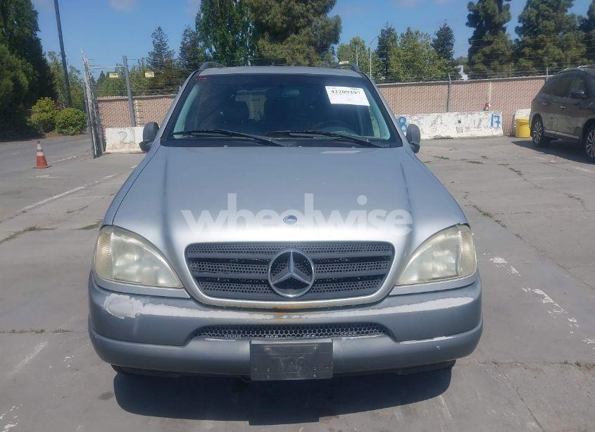 Photo 6 of 1999 Mercedes-benz Ml 320 (VIN 4JGAB54E2XA090835)