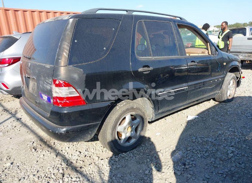 Photo 4 of 2000 Mercedes-benz Ml 320 (VIN 4JGAB54E2YA220033)