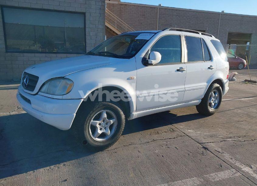 Photo 2 of 2000 Mercedes-benz Ml 320 (VIN 4JGAB54E3YA145312)
