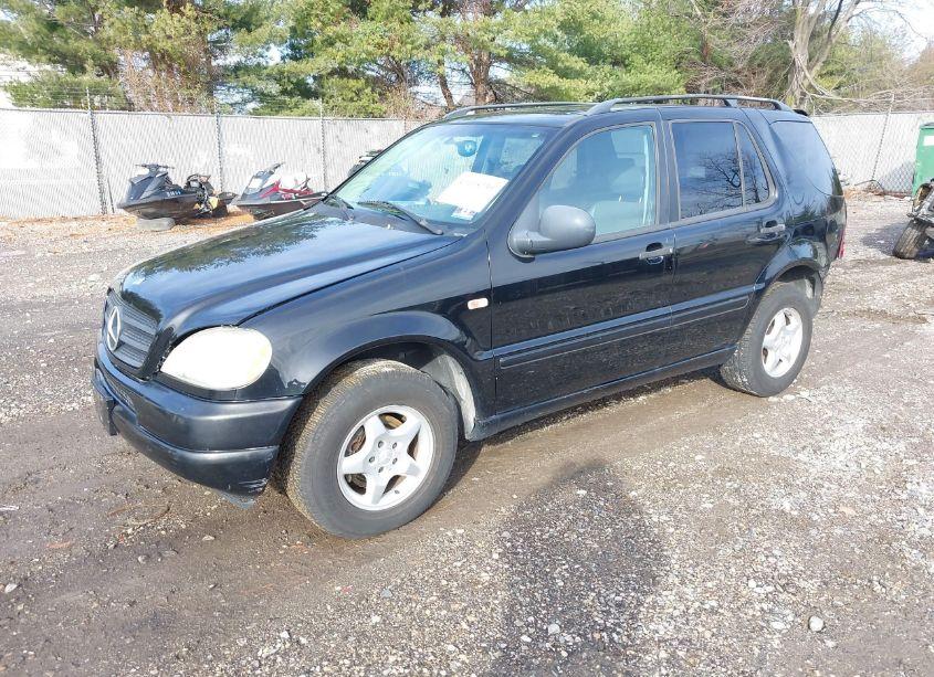 Photo 2 of 1999 Mercedes-benz Ml 320 (VIN 4JGAB54E5XA143074)