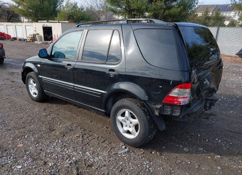 Photo 3 of 1999 Mercedes-benz Ml 320 (VIN 4JGAB54E5XA143074)