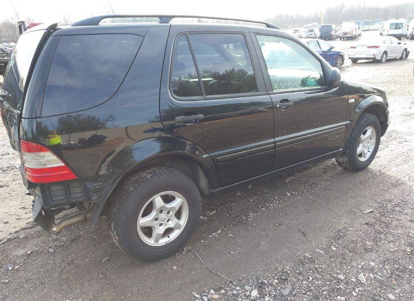 Photo 4 of 1999 Mercedes-benz Ml 320 (VIN 4JGAB54E5XA143074)