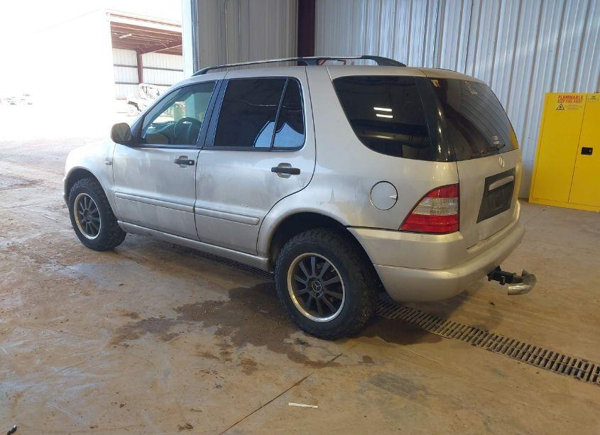 Photo 3 of 2000 Mercedes-benz Ml 320 (VIN 4JGAB54E5YA162306)