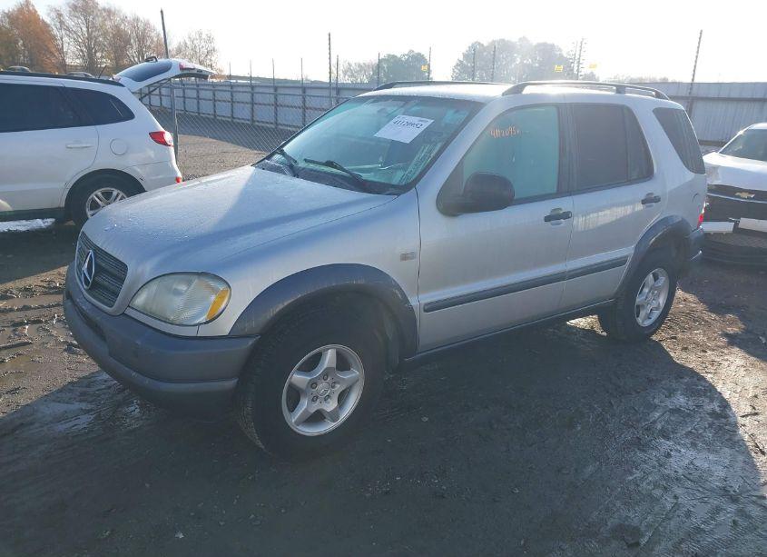 Photo 2 of 1999 Mercedes-benz Ml 320 (VIN 4JGAB54E8XA054566)