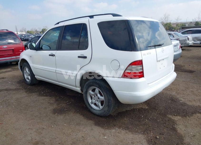 Photo 3 of 2000 Mercedes-benz Ml 320 (VIN 4JGAB54E8YA169556)
