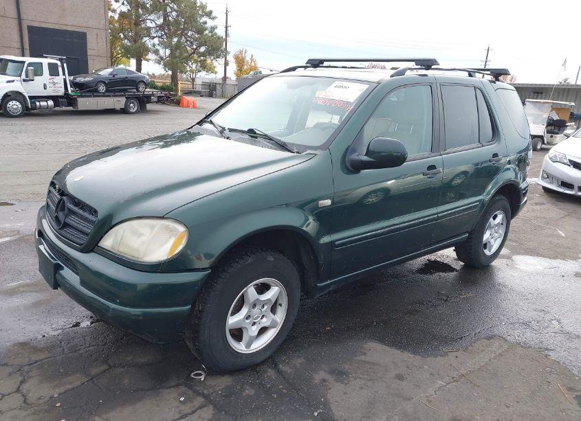 Photo 2 of 2000 Mercedes-benz Ml 320 (VIN 4JGAB54E9YA197205)