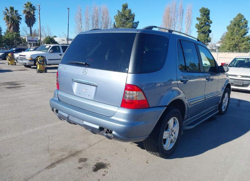 Photo 4 of 2005 Mercedes-benz Ml 350 4MATIC (VIN 4JGAB57E15A543772)