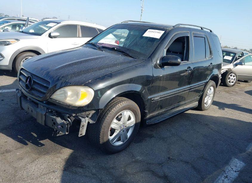 Photo 2 of 2005 Mercedes-benz Ml 350 4MATIC (VIN 4JGAB57E15A558689)