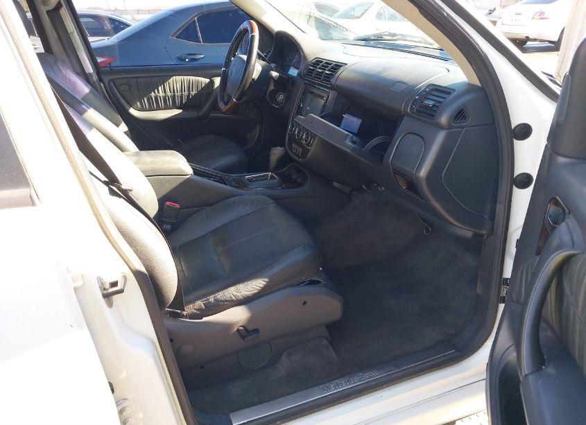 Photo 5 of 2005 Mercedes-benz Ml 350 4MATIC (VIN 4JGAB57E35A524558)