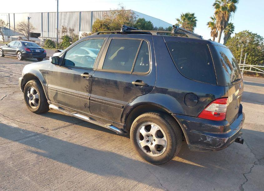 Photo 3 of 2004 Mercedes-benz Ml 350 4MATIC (VIN 4JGAB57E44A497837)