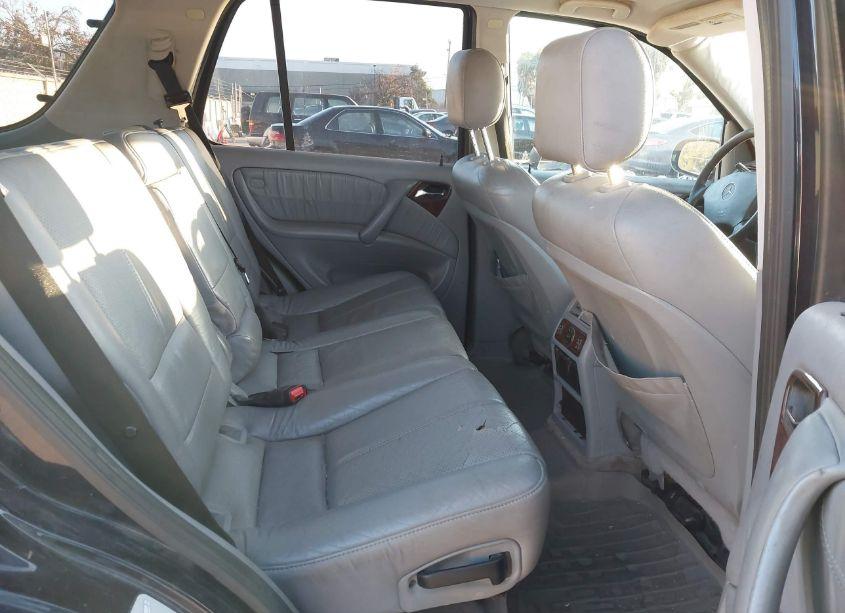 Photo 8 of 2004 Mercedes-benz Ml 350 4MATIC (VIN 4JGAB57E44A497837)