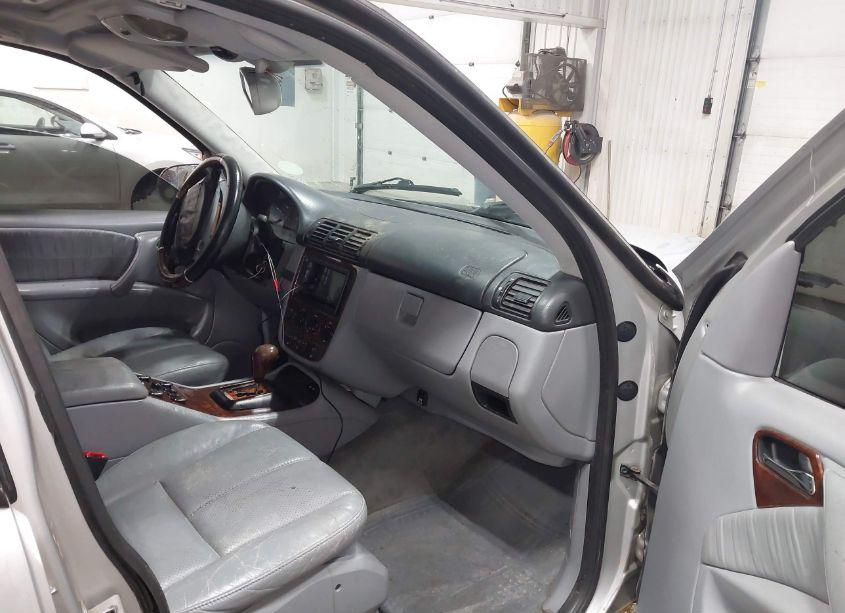 Photo 5 of 2000 Mercedes-benz Ml 430 (VIN 4JGAB72E2YA182060)