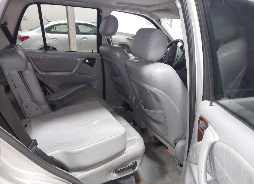 Photo 8 of 2000 Mercedes-benz Ml 430 (VIN 4JGAB72E2YA182060)