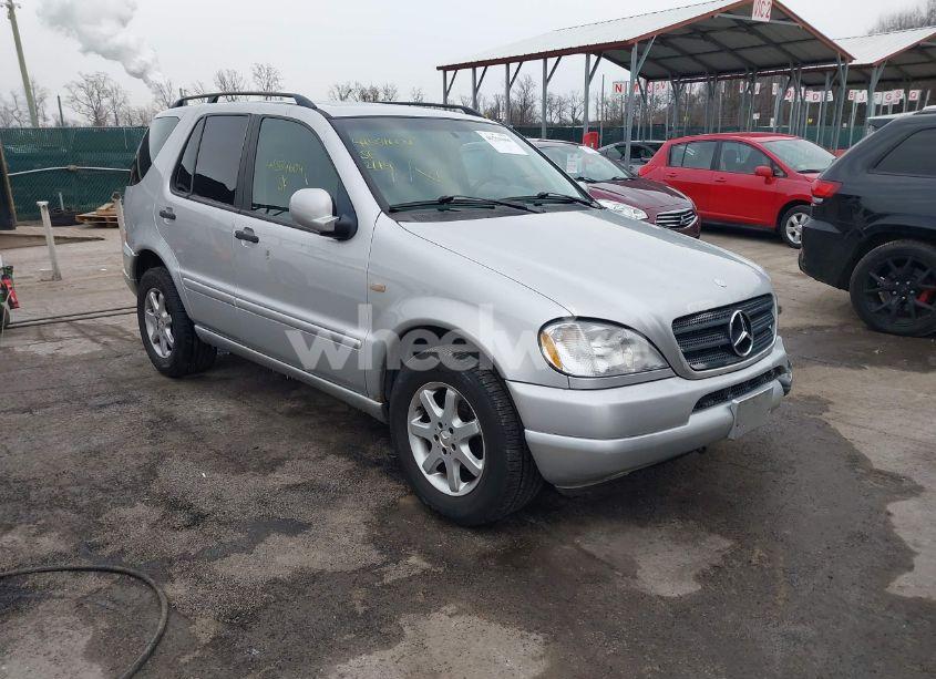 1999 Mercedes-benz Ml 430 (VIN 4JGAB72E4XA113675) main photo