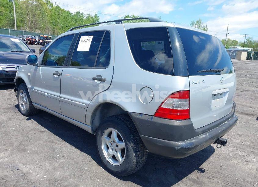 Photo 3 of 1999 Mercedes-benz Ml 430 (VIN 4JGAB72E5XA075910)