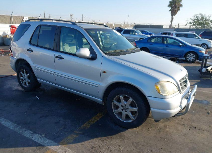 1999 Mercedes-benz Ml 430 (VIN 4JGAB72E8XA077604) main photo