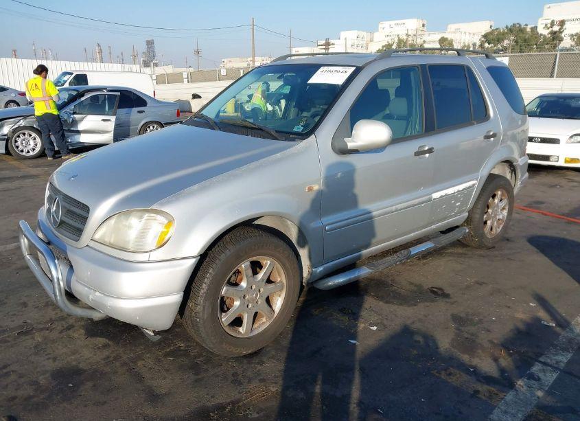 Photo 2 of 1999 Mercedes-benz Ml 430 (VIN 4JGAB72E8XA077604)