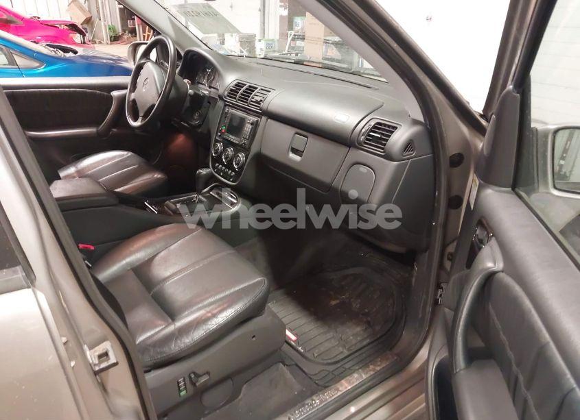 Photo 5 of 2005 Mercedes-benz Ml 500 4MATIC (VIN 4JGAB75E65A543619)