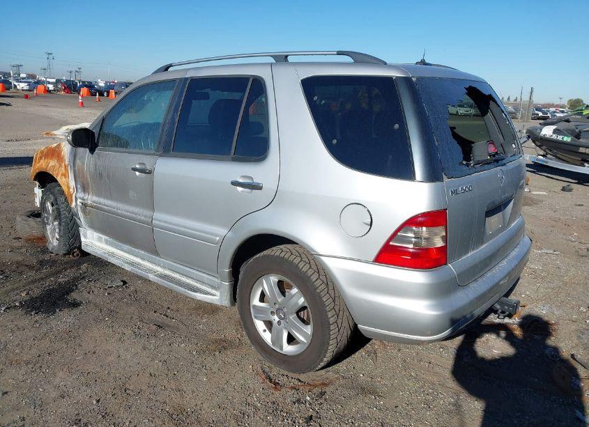 Photo 3 of 2005 Mercedes-benz Ml 500 4MATIC (VIN 4JGAB75E75A528370)