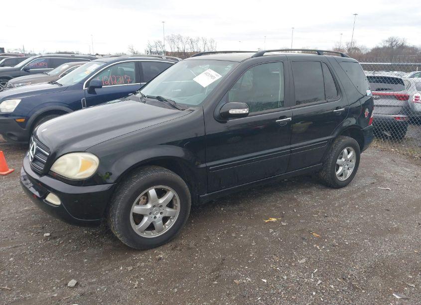 Photo 2 of 2005 Mercedes-benz Ml 500 4MATIC (VIN 4JGAB75E75A562549)