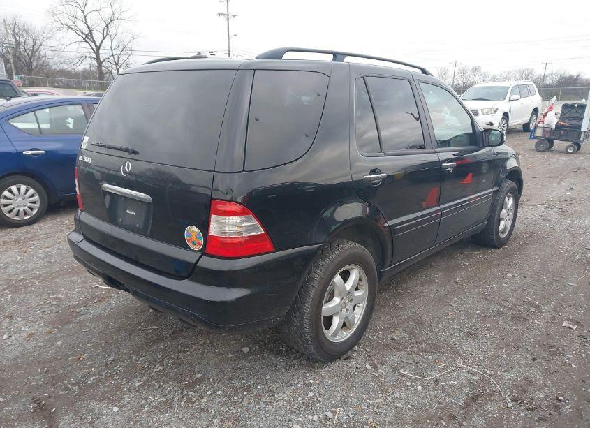 Photo 4 of 2005 Mercedes-benz Ml 500 4MATIC (VIN 4JGAB75E75A562549)