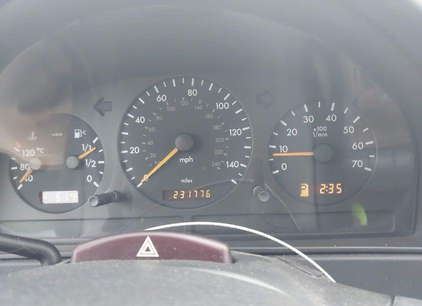 Photo 7 of 2005 Mercedes-benz Ml 500 4MATIC (VIN 4JGAB75E75A562549)